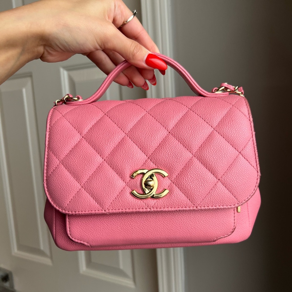 SOLD!! Chanel Pink business affinity handbag
With free COA! No box or dustbag